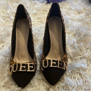 QUEEN leopard pumps! Must have stylish heels